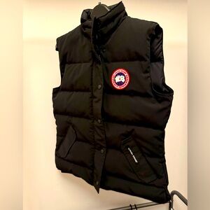Canada Goose black Vest for women - size Medium. Worn once!